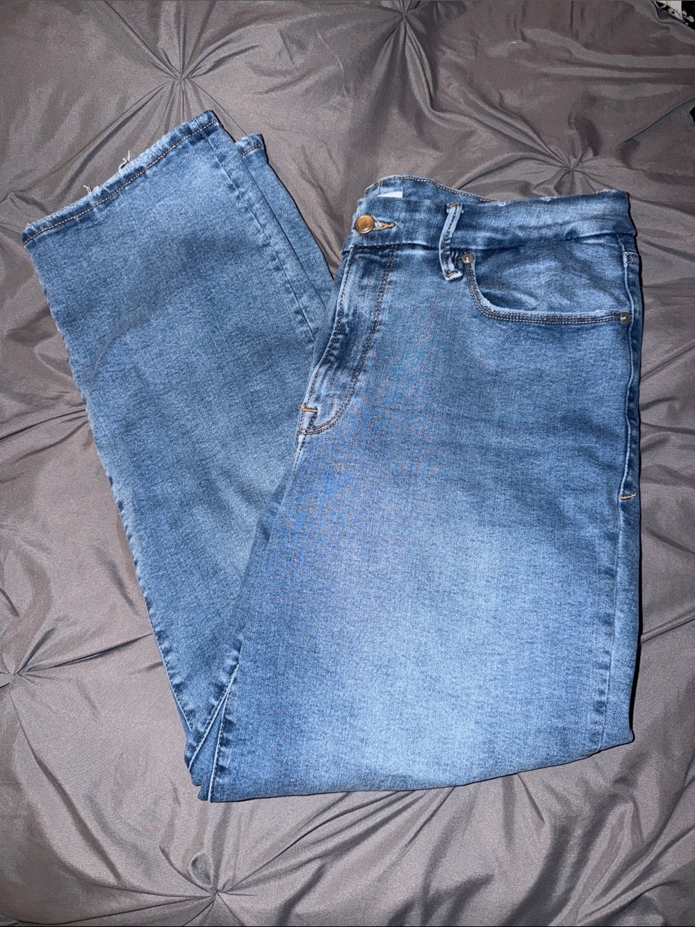 Good American medium blue straight-leg women's jeans